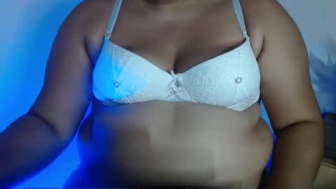 karolbb21 online show from 11.30.25