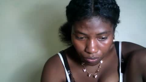 Snapshot of karoliee chatting on 04.18.26 karoliee online show from 04.18.26