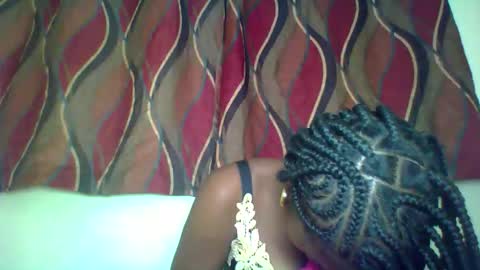 Snapshot of karoliee chatting on 05.09.26 karoliee online show from 05.09.26
