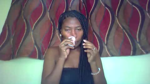 Snapshot of karoliee chatting on 05.10.26 karoliee online show from 05.10.26