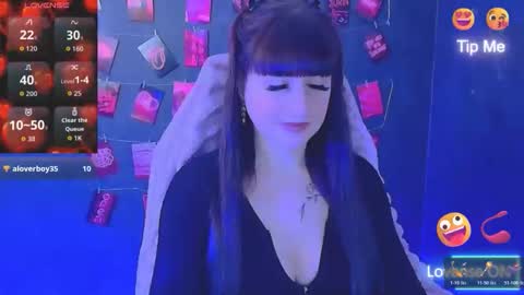 Caroline online show from 02.06.26