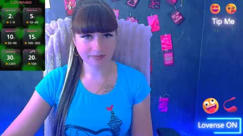 Snapshot of karolina_mia chatting on 06.18.26 Caroline online show from 06.18.26