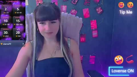 Snapshot of karolina_mia chatting on 06.23.26 Caroline online show from 06.23.26