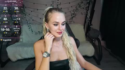 KarolinaHayes online show from 04.27.26