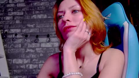 Snapshot of karoline121 chatting on 02.20.25 karoline121 online show from 02.20.25