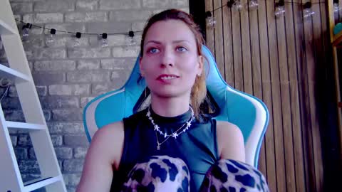 Snapshot of karoline121 chatting on 03.05.25 karoline121 online show from 03.05.25