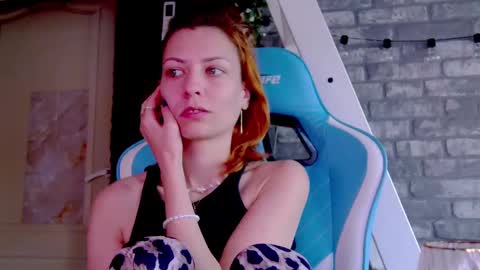 Snapshot of karoline121 chatting on 03.11.25 karoline121 online show from 03.11.25