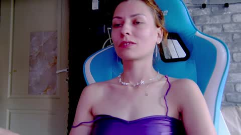 Snapshot of karoline121 chatting on 03.11.25 karoline121 online show from 03.11.25