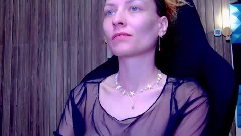 Snapshot of karoline121 chatting on 03.11.25 karoline121 online show from 03.11.25