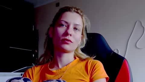 Snapshot of karoline121 chatting on 10.13.25 karoline121 online show from 10.13.25