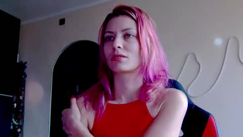 Snapshot of karoline121 chatting on 10.21.25 karoline121 online show from 10.21.25