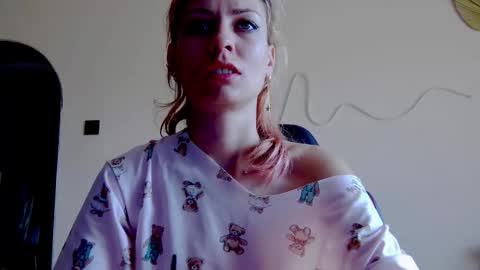 karoline121 online show from 11.02.25