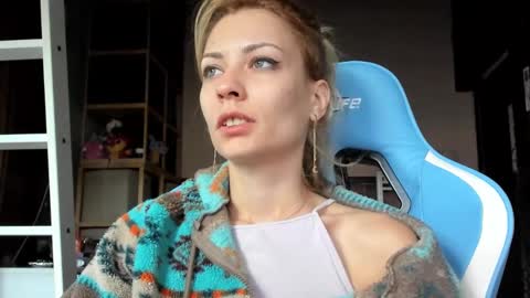 karoline121 online show from 11.12.25