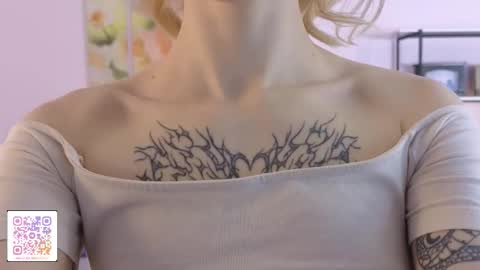 Snapshot of karoline__whitee chatting on 03.19.26 Karoline online show from 03.19.26