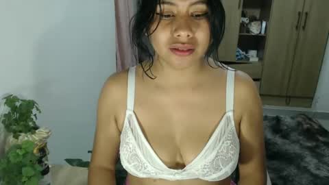 Snapshot of karolinecute chatting on 12.31.24 karolinecute online show from 12.31.24