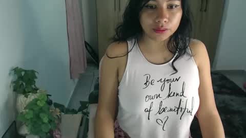 Snapshot of karolinecute chatting on 01.05.25 karolinecute online show from 01.05.25