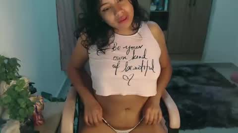 Snapshot of karolinecute chatting on 01.05.25 karolinecute online show from 01.05.25