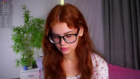 Snapshot of karolinerush chatting on 05.13.26 lina online show from 05.13.26