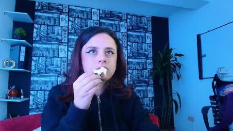 kassandra james online show from 04.07.26