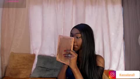 Snapshot of kassandracruz chatting on 10.11.25 Cris my transmision schedules of 8am to 2pm hour Colombia online show from 10.11.25