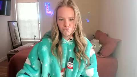 Snapshot of kassykitty29 chatting on 12.01.24 Kitty Kat online show from 12.01.24