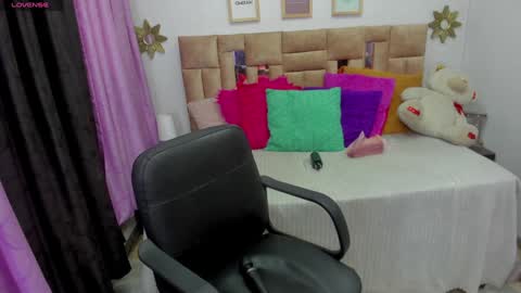 Snapshot of kataleya_018 chatting on 01.13.25 kataleya online show from 01.13.25