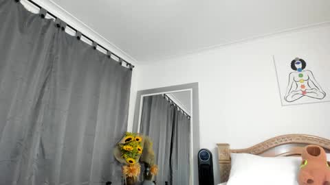 Kataleya online show from 01.16.25