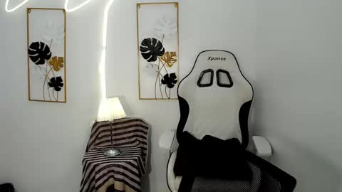 Snapshot of kataluna_hugecock69 chatting on 02.23.26 kataluna_hugecock69 online show from 02.23.26