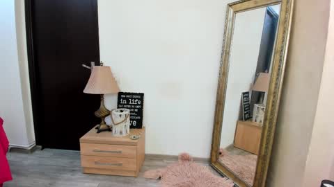 Snapshot of kate_belle chatting on 02.14.25 Kate online show from 02.14.25