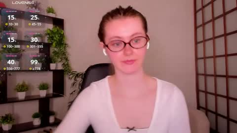 Snapshot of kate_cuddle chatting on 05.07.26 Kate online show from 05.07.26
