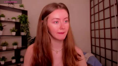 Snapshot of kate_cuddle chatting on 05.28.26 Kate online show from 05.28.26