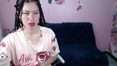 Snapshot of kate_lawrence_ chatting on 12.24.24 kate_lawrence_ online show from 12.24.24