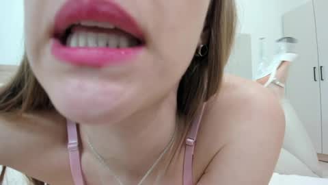 Snapshot of kate_redgar chatting on 05.19.26 kate_redgar online show from 05.19.26