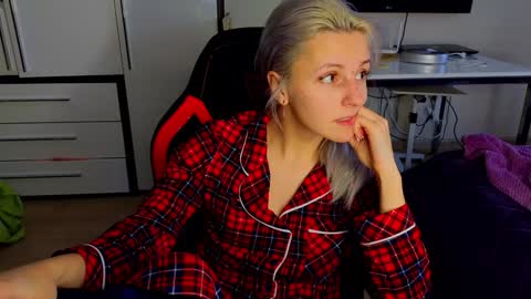 Snapshot of kate_sexhouse chatting on 12.03.24 Kate Sex-House MILA WAYGMT2 MonTue 0300am-1500am online show from 12.03.24