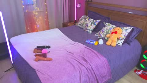 Snapshot of kate_sexhouse chatting on 01.21.25 Kate Sex-House MILA WAYGMT2 MonTue 0300am-1500am online show from 01.21.25