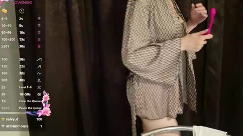 Snapshot of kate_swon chatting on 10.12.25 Kate online show from 10.12.25