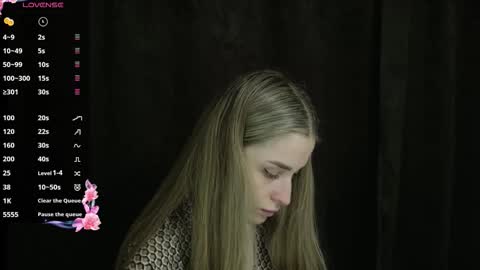 Snapshot of kate_swon chatting on 10.16.25 Kate online show from 10.16.25