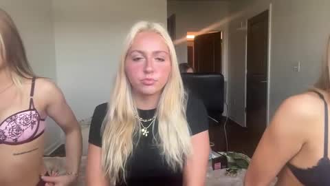 kateharperr online show from 10.08.25