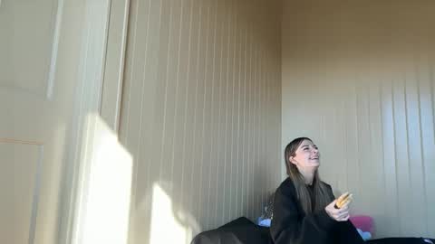 kateharperr online show from 12.13.25