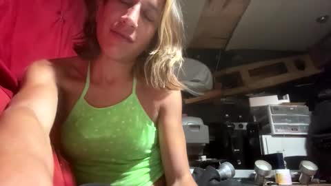 Snapshot of katelinxxx chatting on 10.20.25 Katelin online show from 10.20.25