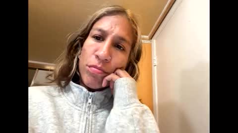 Snapshot of katelinxxx chatting on 11.19.25 Katelin online show from 11.19.25