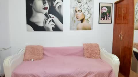 Anna online show from 04.13.26