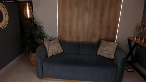 K A T E  online show from 02.13.26