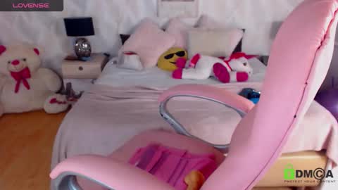 Snapshot of katha_18 chatting on 11.15.25 katy online show from 11.15.25