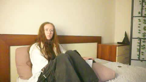 Snapshot of katharinedaggett chatting on 10.22.25 Lisa online show from 10.22.25
