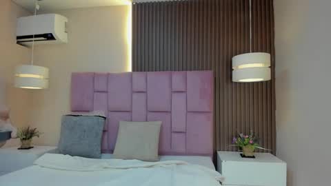   online show from 12.03.25