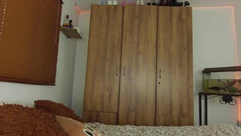 Snapshot of katherin_petrova1 chatting on 01.21.25 kathe online show from 01.21.25