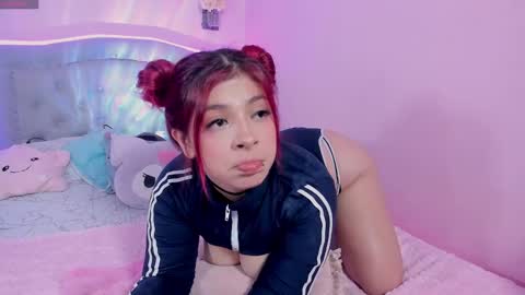 Snapshot of kathia_saenz chatting on 01.19.25 Kathia online show from 01.19.25