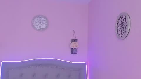 Snapshot of kathia_saenz chatting on 02.05.25 Kathia online show from 02.05.25