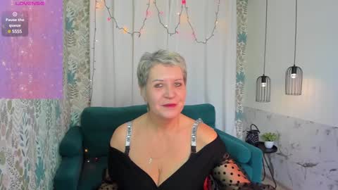 Snapshot of kathy_sunn chatting on 01.05.25 Kathy online show from 01.05.25